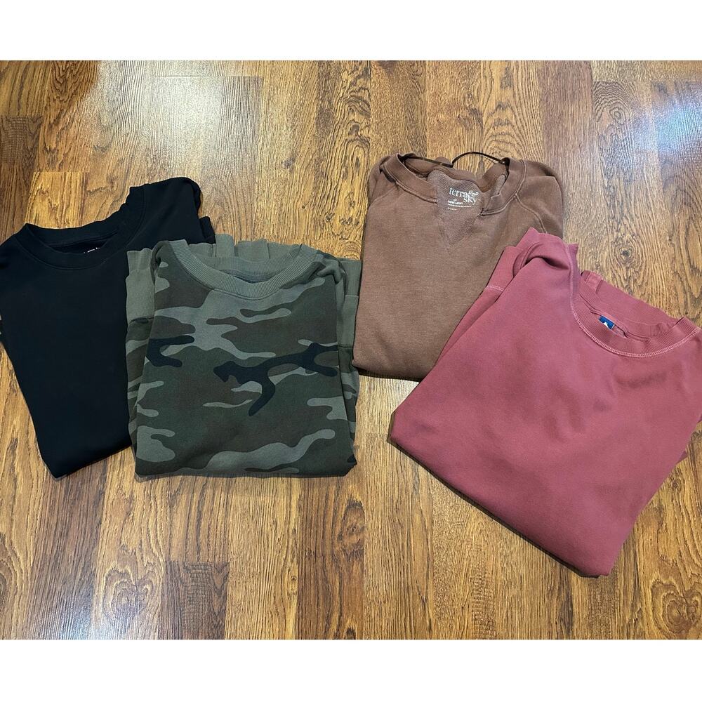 Bundle of 4 Women’s Sweatshirts Mixed Brands Size XL Cozy Casual Pullover Lot